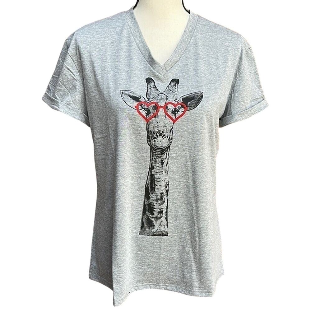 Giraffe Graphic Women's T-Shirt Size Medium Classic V-Neck Rolled Sleeves Shirt